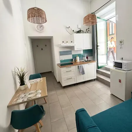 Urban Chic Free Wi-fi-